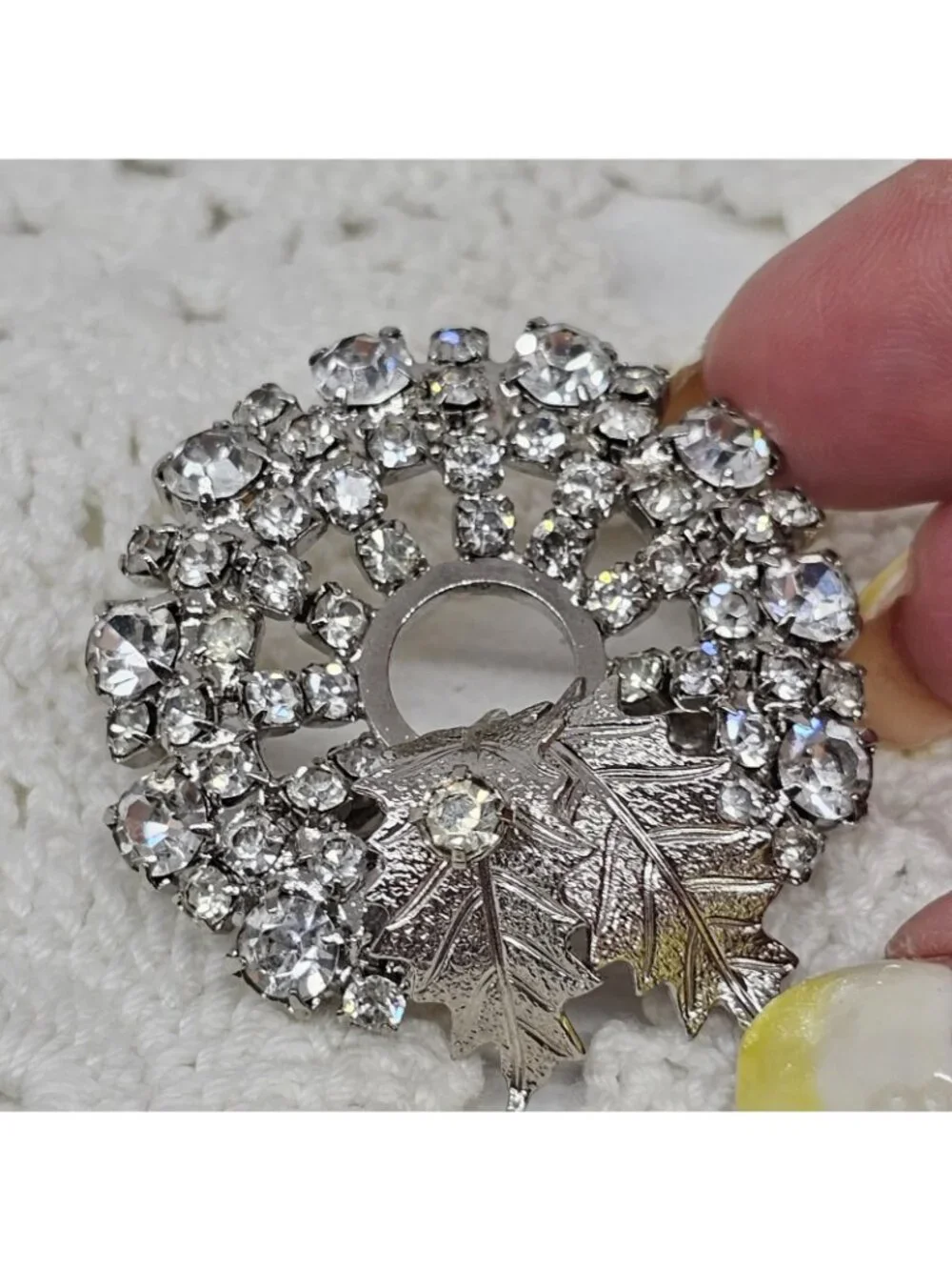Vintage Clear Rhinestone Wreath Brooch Silver Tone Leaves Crystal Christmas Pin